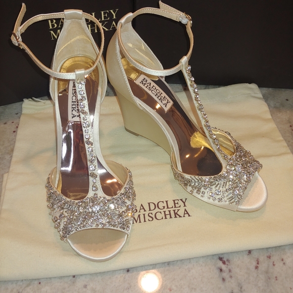 NIB Badgley Mischka Crystal Wedge Sandals - Picture 2 of 8
